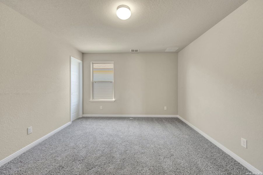 Spacious, unfurnished interior of a new home in Park Place, New Braunfels (Image 40).