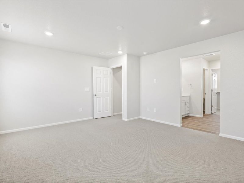 Spacious, unfurnished interior of a new home in Paint Brush Hills, Peyton (Image 16).