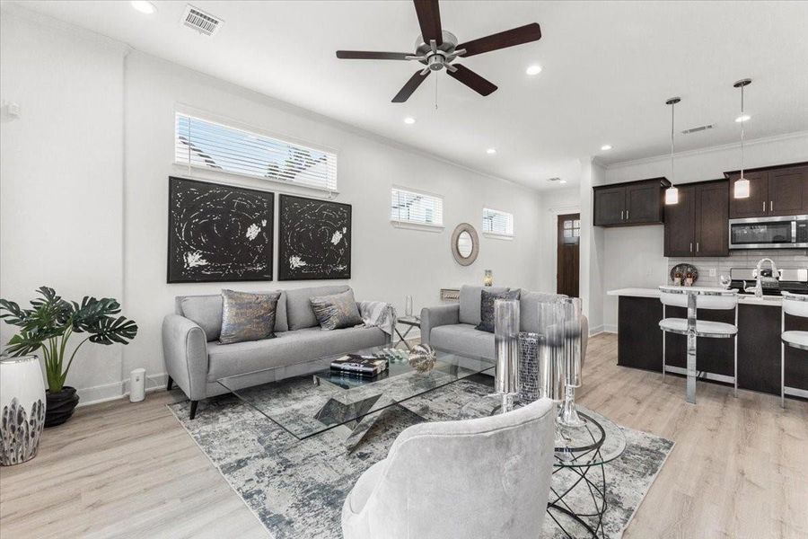 Image 10 of a home in .