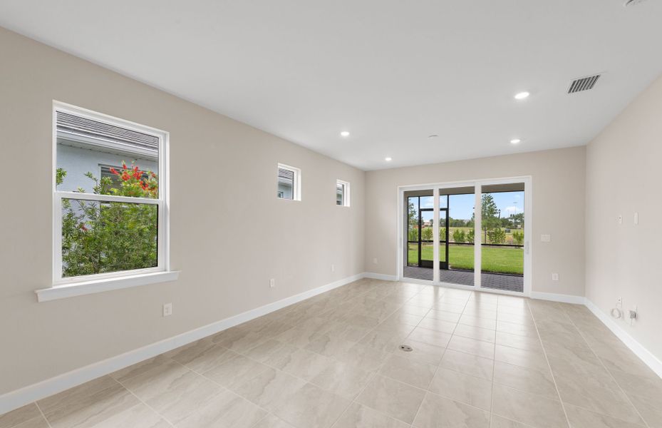 Spacious, unfurnished interior of a new home in Del Webb Oak Creek, North Fort Myers (Image 22).