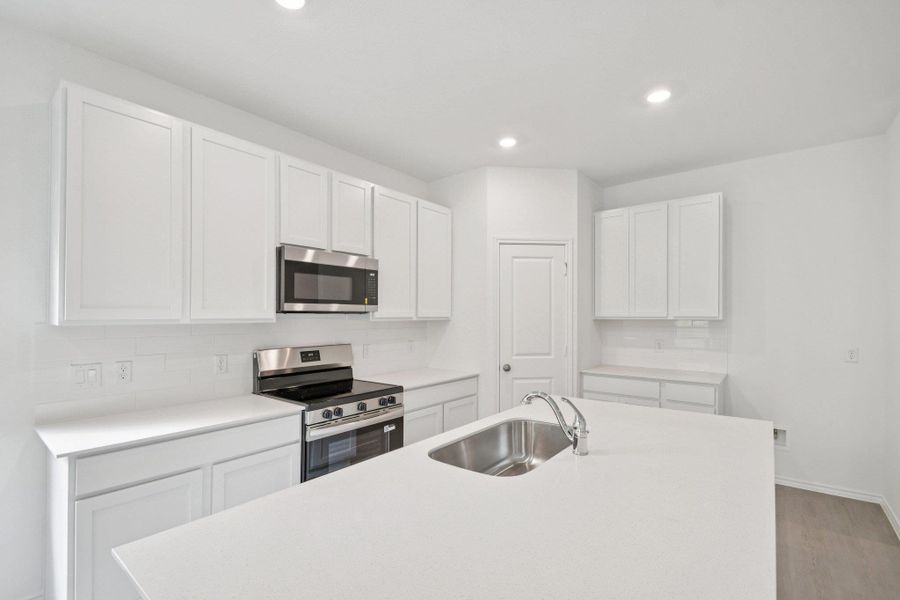 Furnished interior view inside a new home in Clayton Ranch, Copperas Cove (Image 11).