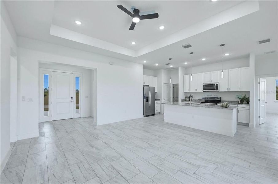 Spacious, unfurnished interior of a new home in , Placida (Image 19).