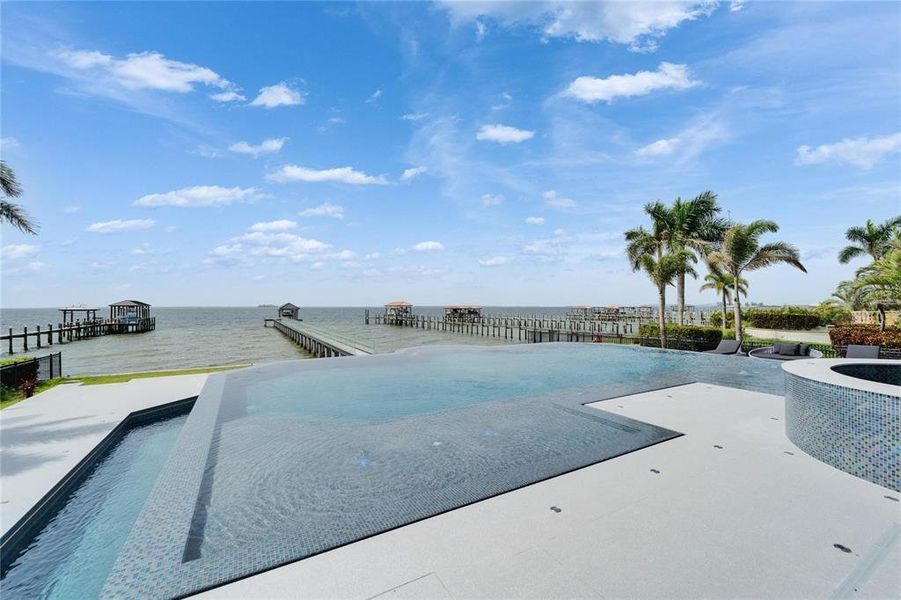 Exterior details and patio area of a home in , Apollo Beach (Image 37).