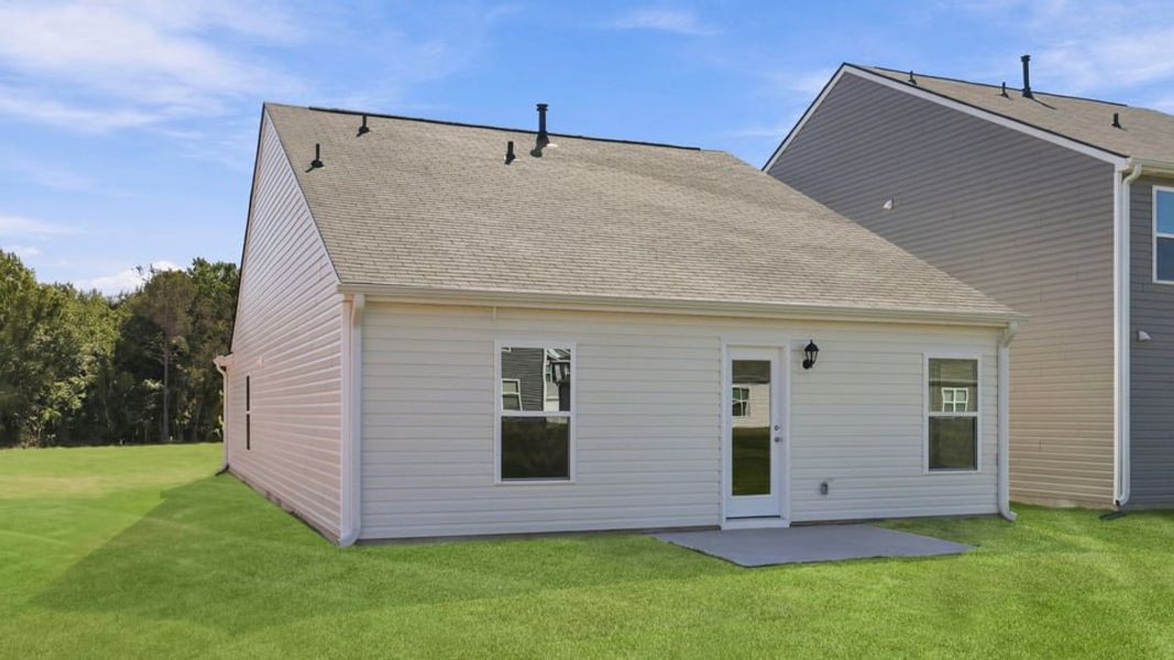 Exterior details and patio area of a home in Seneca Falls, Seneca (Image 4).
