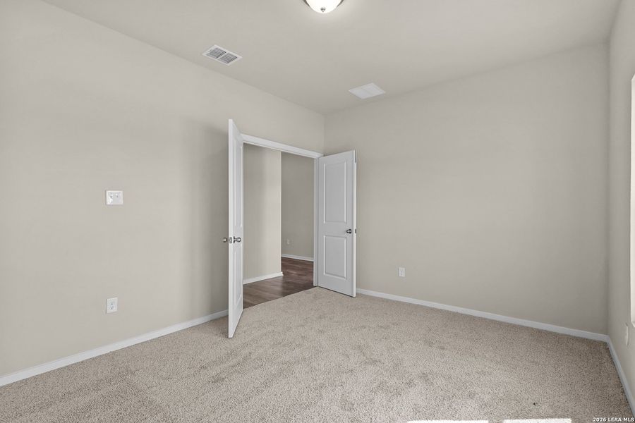Spacious, unfurnished interior of a new home in Summerlin, San Antonio (Image 23).