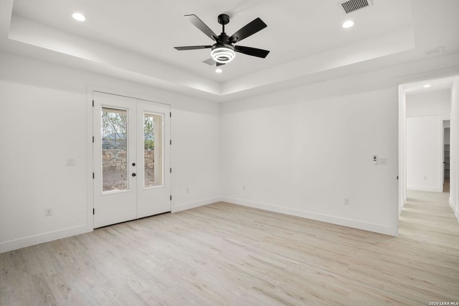 Spacious, unfurnished interior of a new home in , El Paso (Image 49).