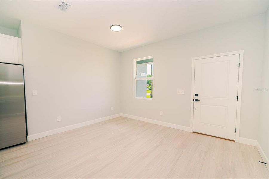 Spacious, unfurnished interior of a new home in , Kissimmee (Image 35).