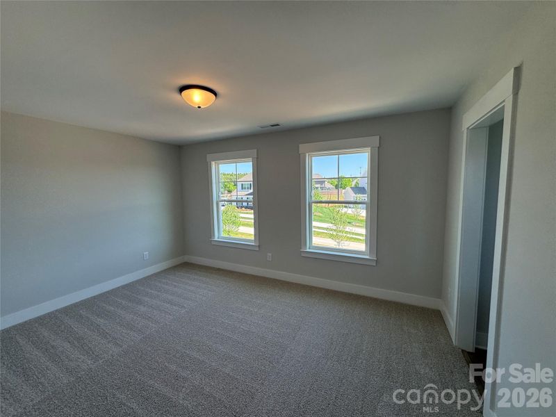 Spacious, unfurnished interior of a new home in Robinson Oaks, Gastonia (Image 28).