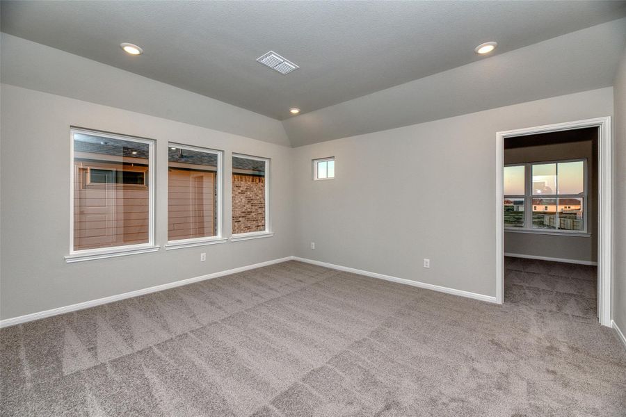 Spacious, unfurnished interior of a new home in Aldeana - Paintbrush Collection, Bonney (Image 22).