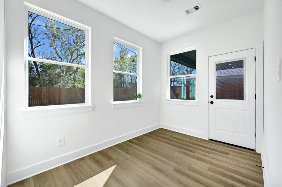 Spacious, unfurnished interior of a new home in , Houston (Image 21).
