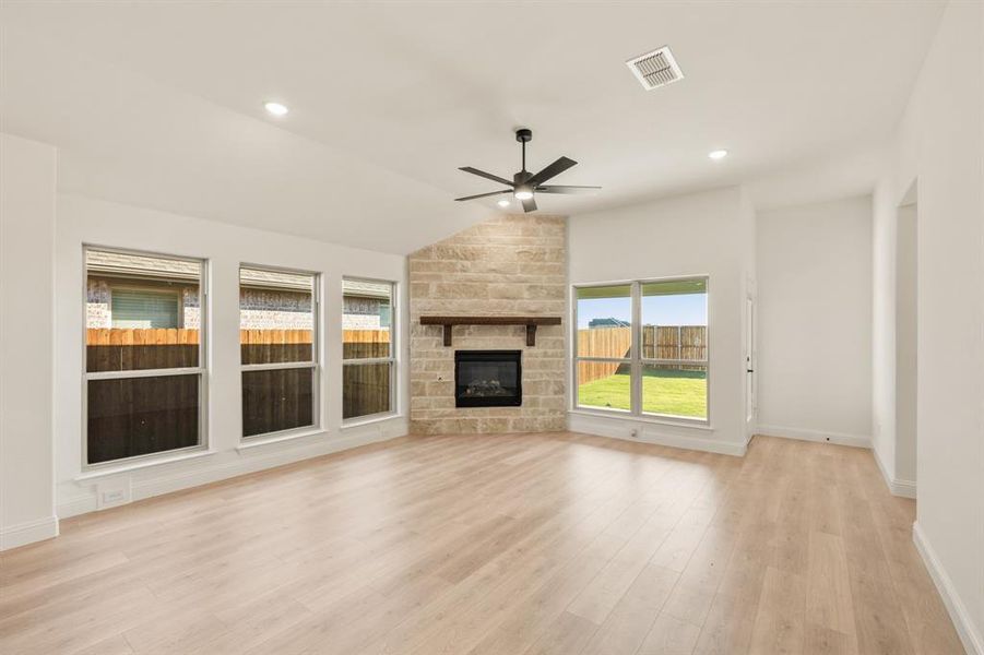Spacious, unfurnished interior of a new home in Stone River Glen 50s, Royse City (Image 27). Spacious, unfurnished interior of a new home in Stone River Glen 50s, Royse City (Image 27).