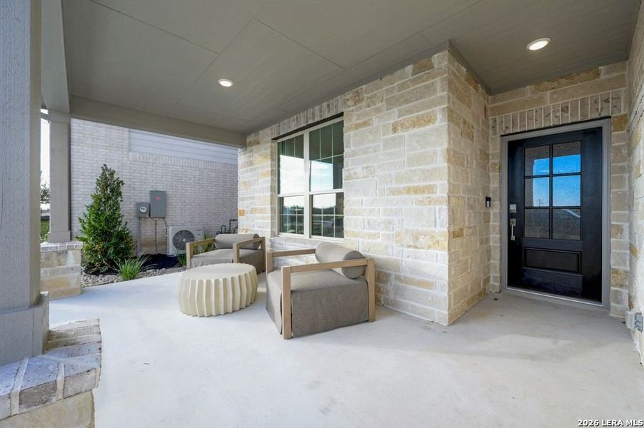 Exterior details and patio area of a home in Nopal Valley, San Antonio (Image 3).