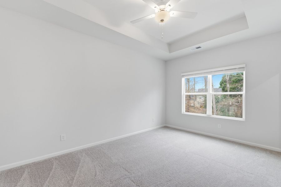 Spacious, unfurnished interior of a new home in Lakeview Village, Charlotte (Image 22).