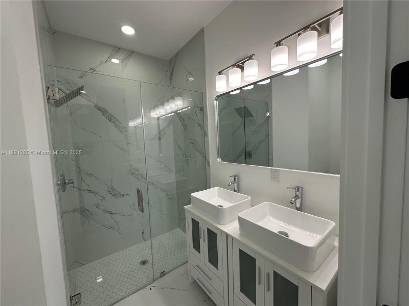 Furnished interior view inside a new home in , Lehigh Acres (Image 6).