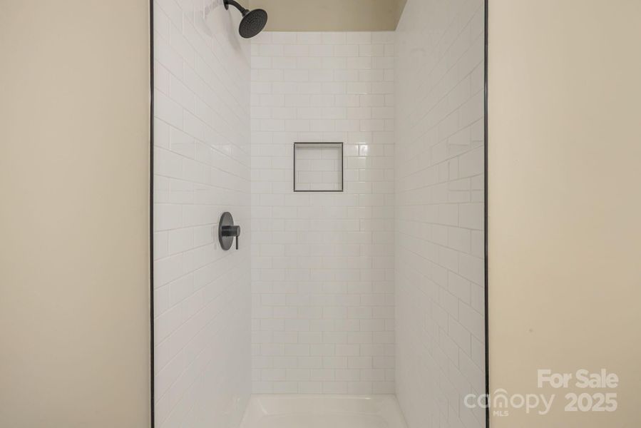 Primary bath - tiled shower