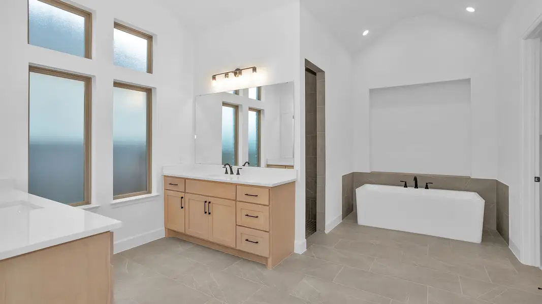 Furnished interior view inside a new home in Valencia, Manvel (Image 6).