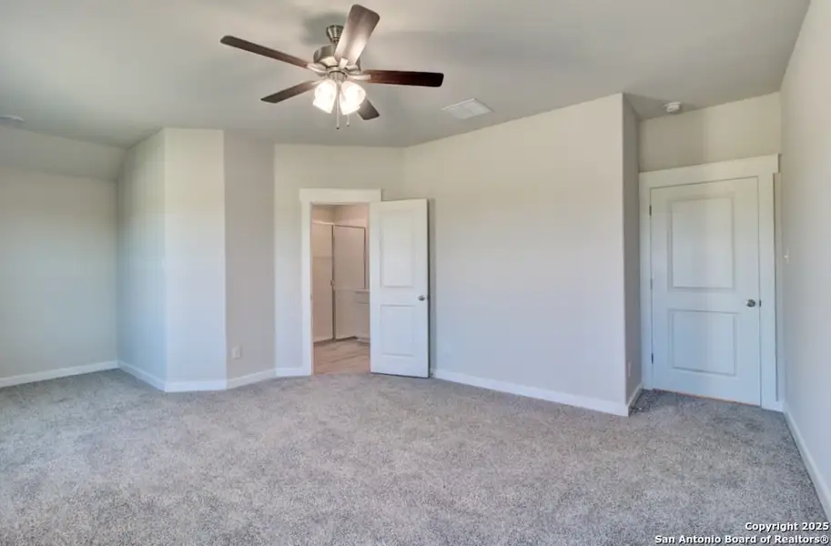 Spacious, unfurnished interior of a new home in Prairie Green, Converse (Image 20).