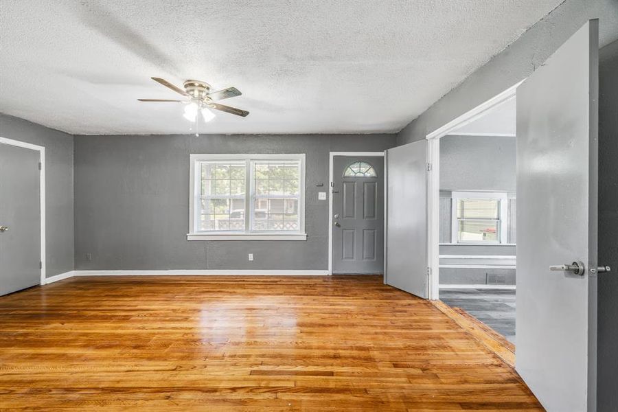 Spacious, unfurnished interior of a new home in , Paris (Image 7). Spacious, unfurnished interior of a new home in , Paris (Image 7).