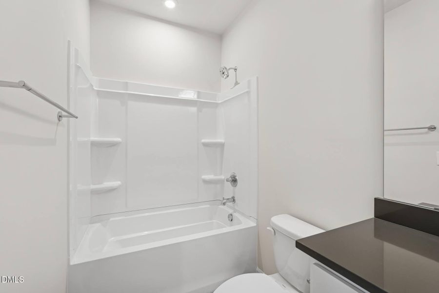 11. Twinleaf Townes 77_Bathroom 2 tub_8. 11. Twinleaf Townes 77_Bathroom 2 tub_8.