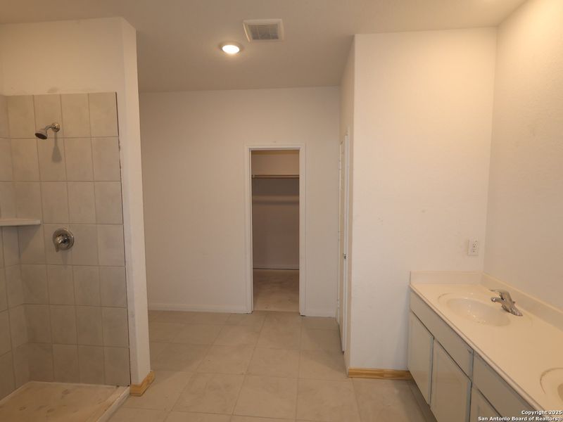 Image 34 of a home in Greenspoint Heights.