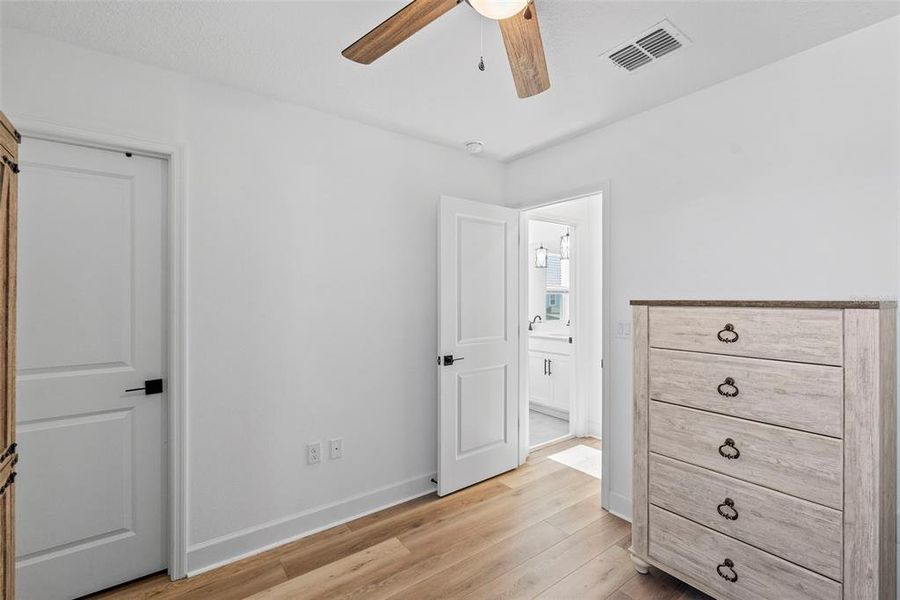 Spacious, unfurnished interior of a new home in , Apollo Beach (Image 21).