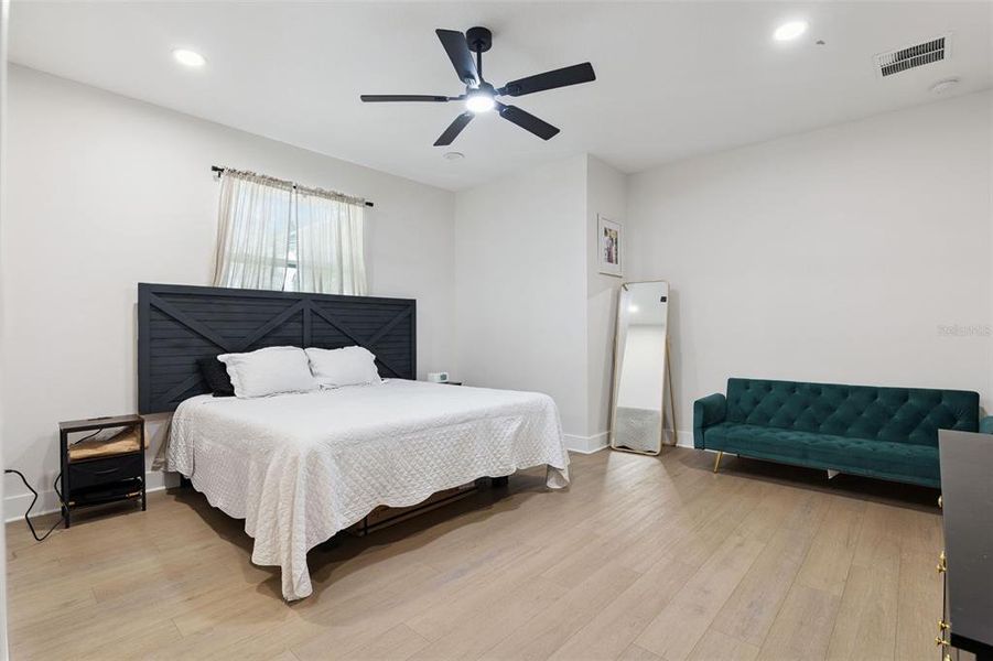 Furnished interior view inside a new home in , Debary (Image 33). Furnished interior view inside a new home in , Debary (Image 33).
