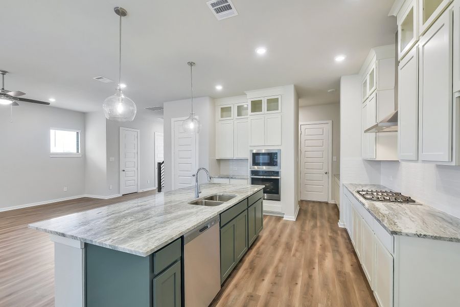 Furnished interior view inside a new home in Summer Place  35', Montgomery (Image 12).