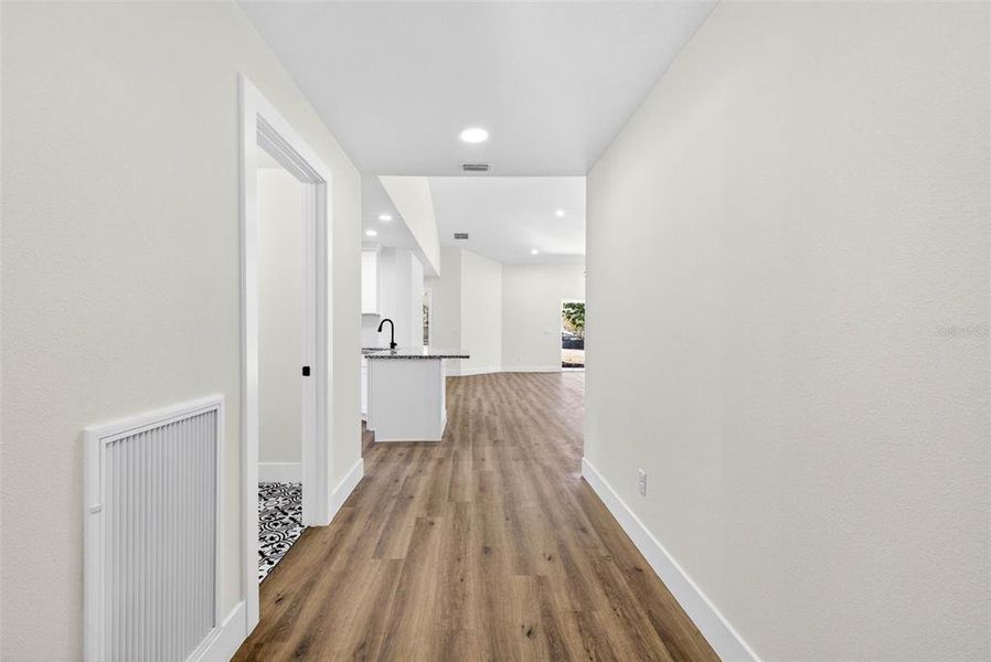 Spacious, unfurnished interior of a new home in , Dade City (Image 23).