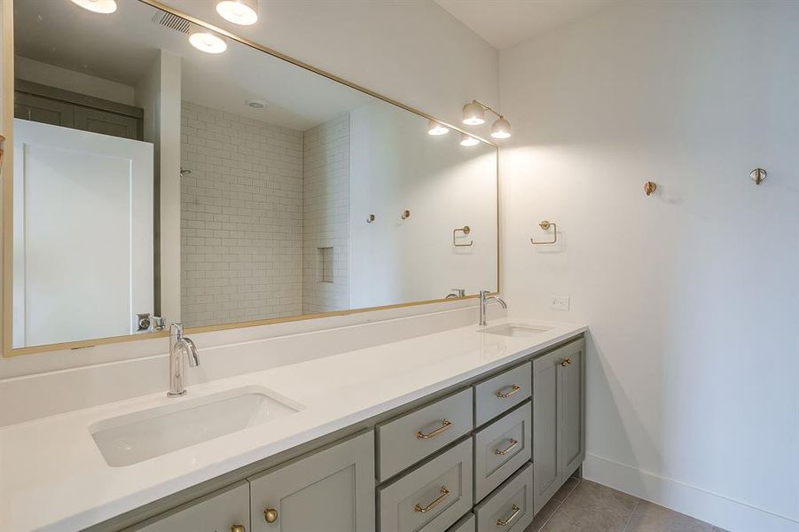 Furnished interior view inside a new home in , Fort Worth (Image 14).