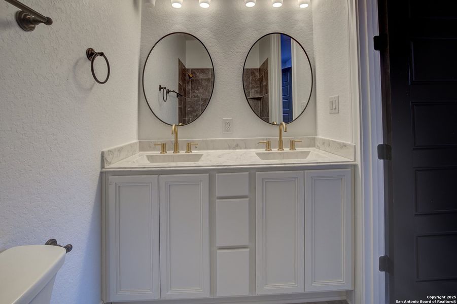 Furnished interior view inside a new home in , Wimberley (Image 8).