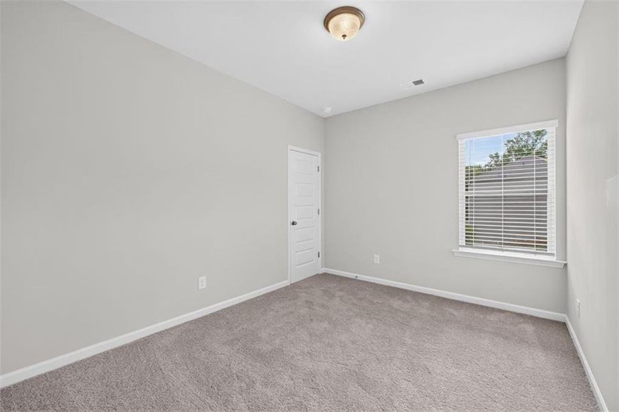 Spacious, unfurnished interior of a new home in Jones Ridge, Dallas (Image 33).