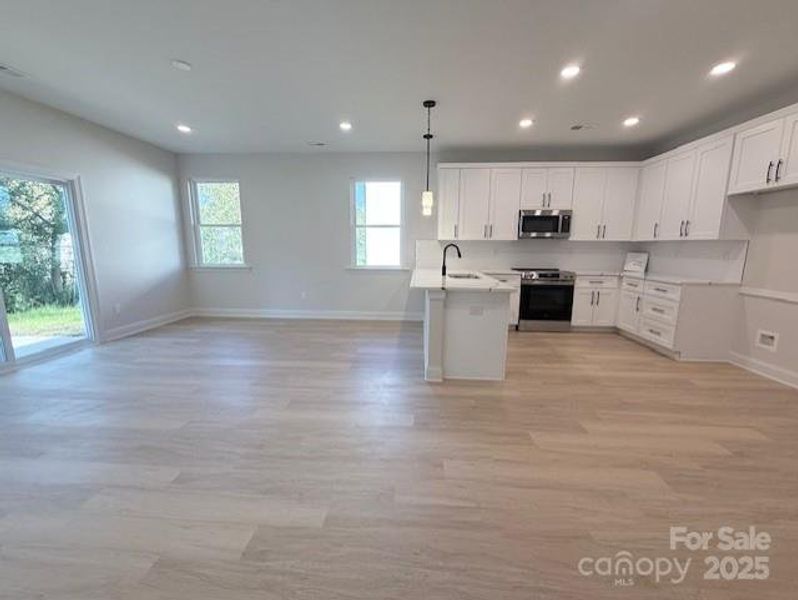 Spacious, unfurnished interior of a new home in , Gastonia (Image 23).