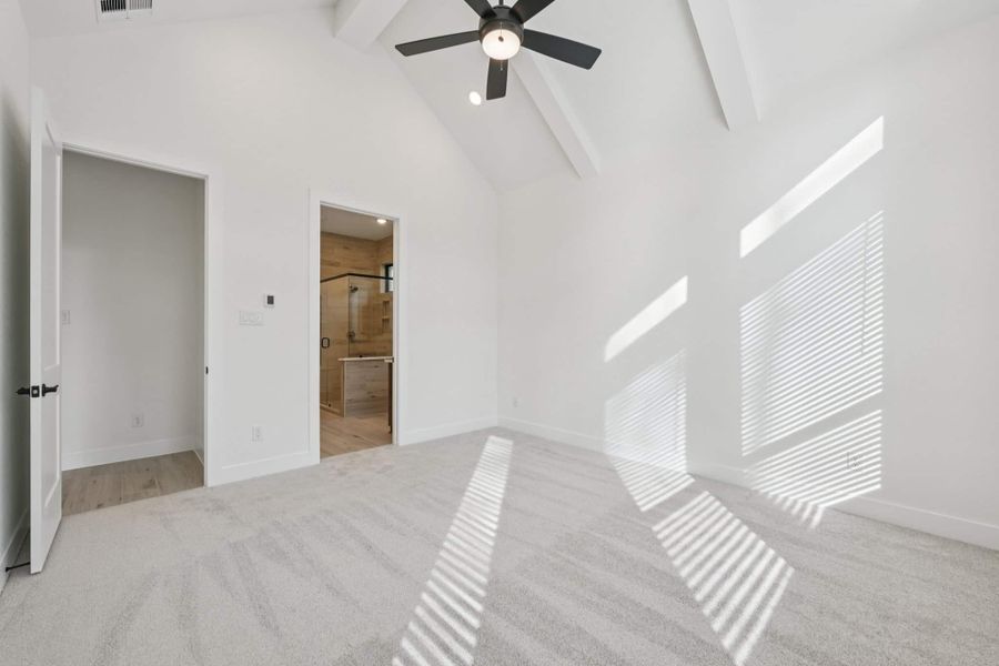 Spacious, unfurnished interior of a new home in Wood Leaf Reserve, Tomball (Image 39).