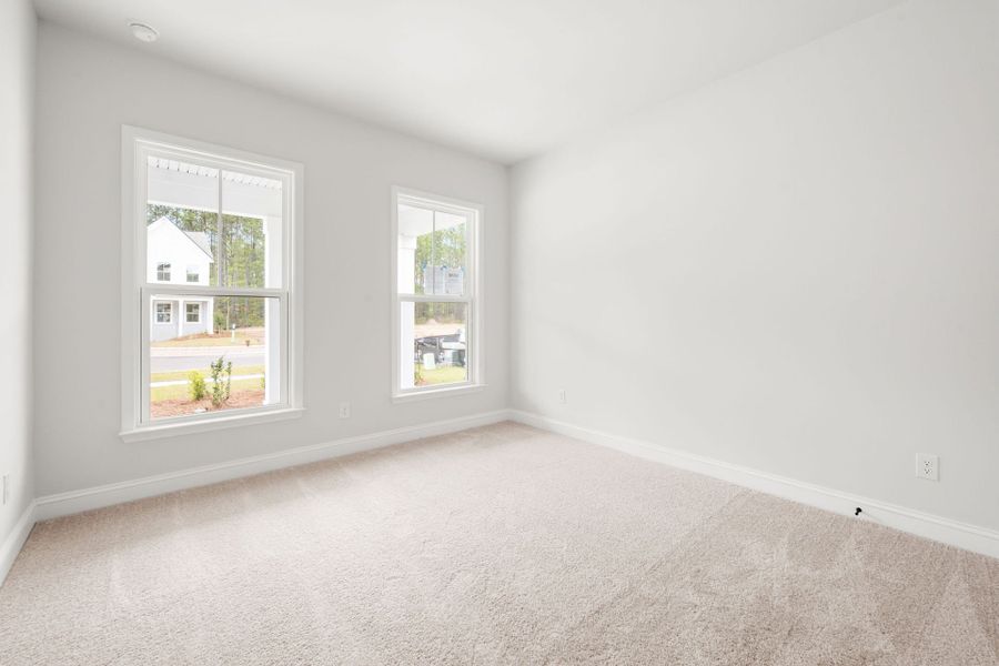 Spacious, unfurnished interior of a new home in Waterways, Richmond Hill (Image 13).