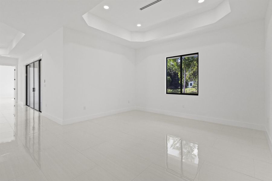Spacious, unfurnished interior of a new home in , Loxahatchee (Image 32).