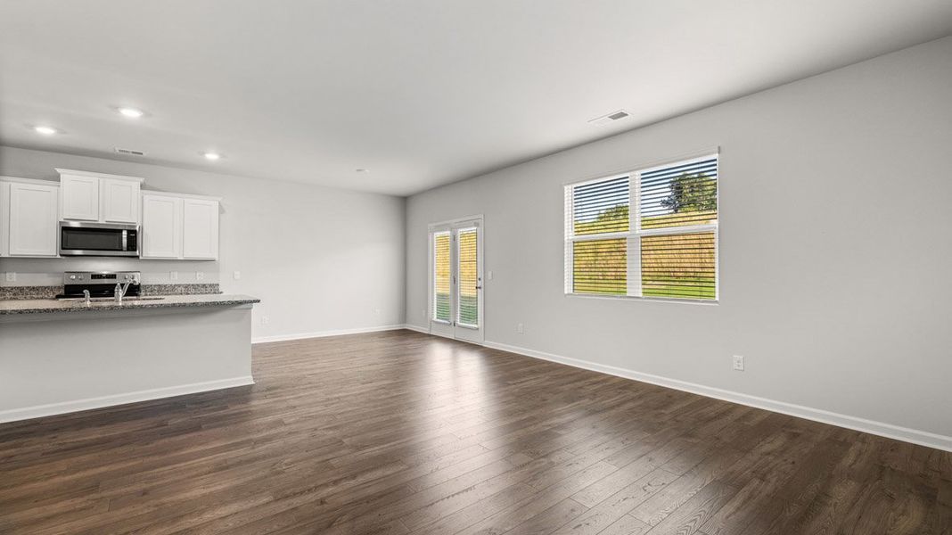 Spacious, unfurnished interior of a new home in Captain's Corner, Grovetown (Image 17).