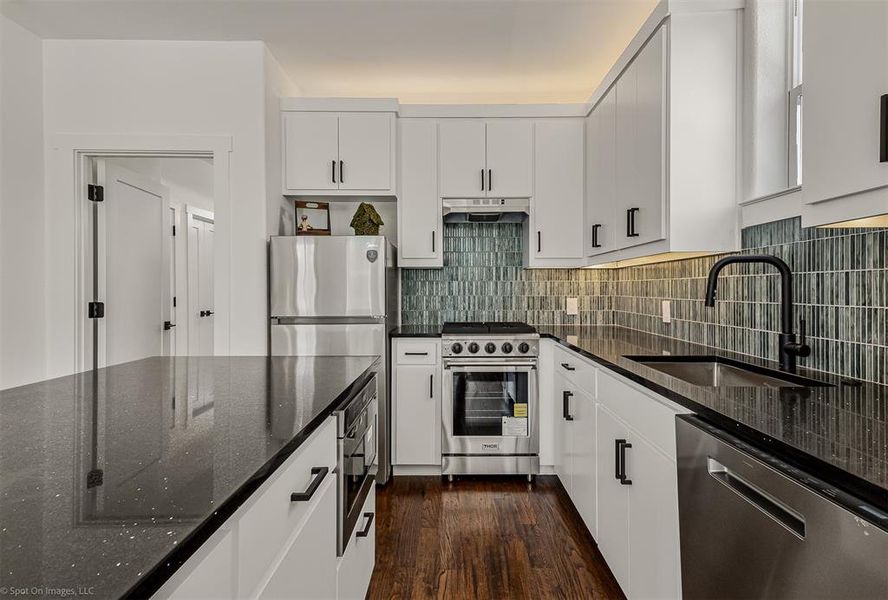 Furnished interior view inside a new home in , Wolfe City (Image 10).