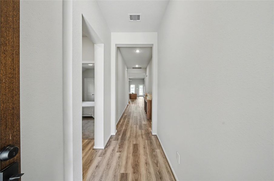 Spacious, unfurnished interior of a new home in Candela, Richmond (Image 23).