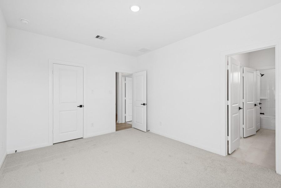 Spacious, unfurnished interior of a new home in The Grand Prairie 50’, Hockley (Image 33). Spacious, unfurnished interior of a new home in The Grand Prairie 50’, Hockley (Image 33).