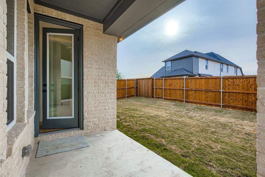 Exterior details and patio area of a home in Hillstead, Lavon (Image 3).