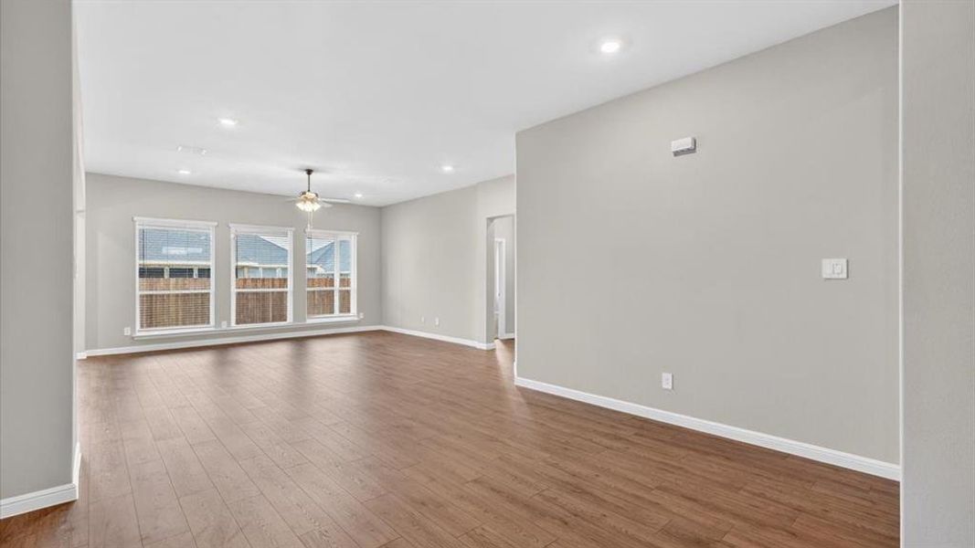 Spacious, unfurnished interior of a new home in Eden Ranch, Arlington (Image 24).