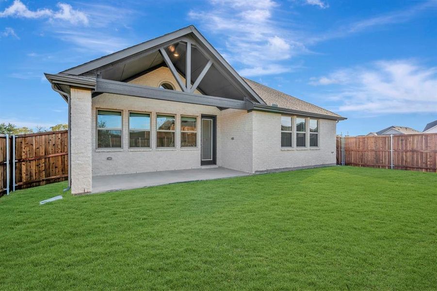 Exterior details and patio area of a home in Heritage Ranch, Sherman (Image 24).