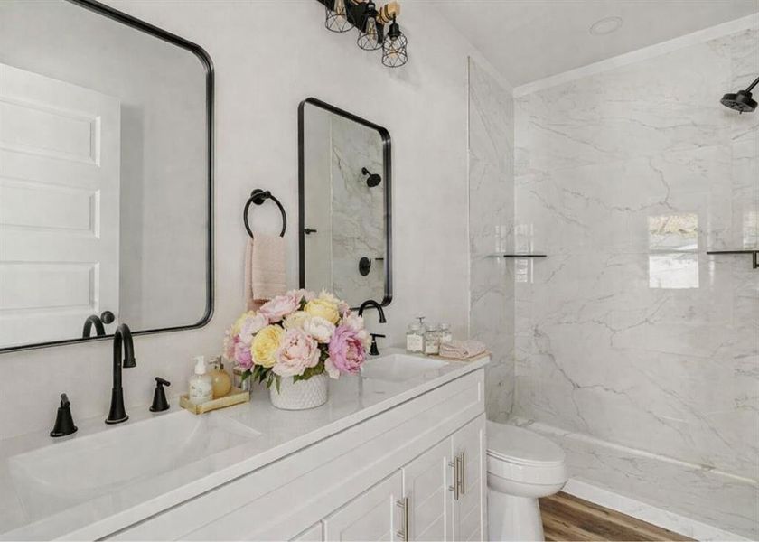 Furnished interior view inside a new home in , Dallas (Image 12).