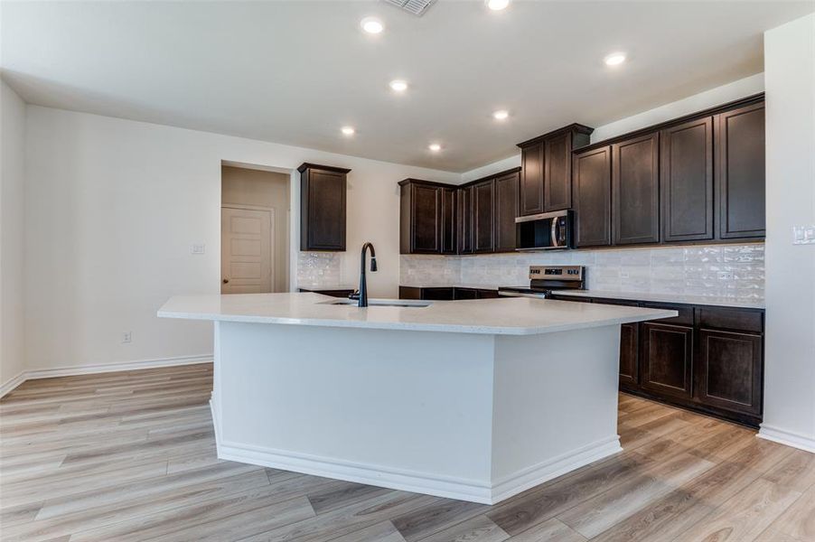 Furnished interior view inside a new home in Cottonwood Creek, Seagoville (Image 8).