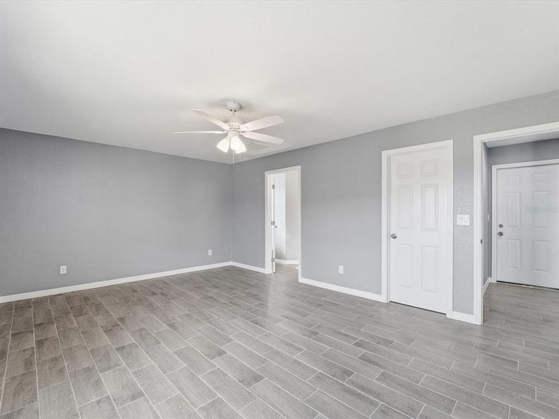 Spacious, unfurnished interior of a new home in , Port Charlotte (Image 25).