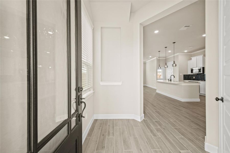 Inviting foyer (*Photo not of actual home and used for illustration purposes only.)