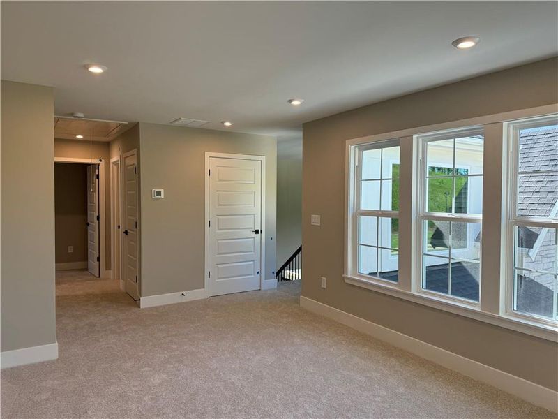 Spacious, unfurnished interior of a new home in Twin Lakes, Hoschton (Image 33).