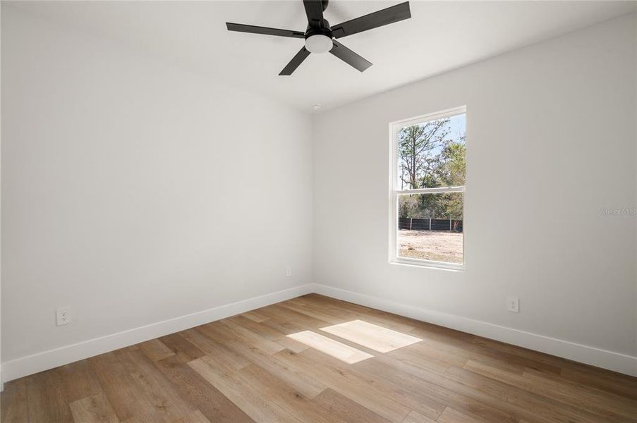 Spacious, unfurnished interior of a new home in , Sebring (Image 10).
