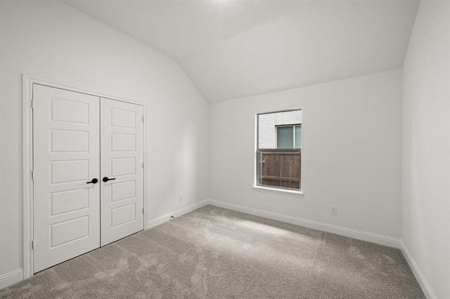 7725 Sweet Sorghum- Bedroom-2