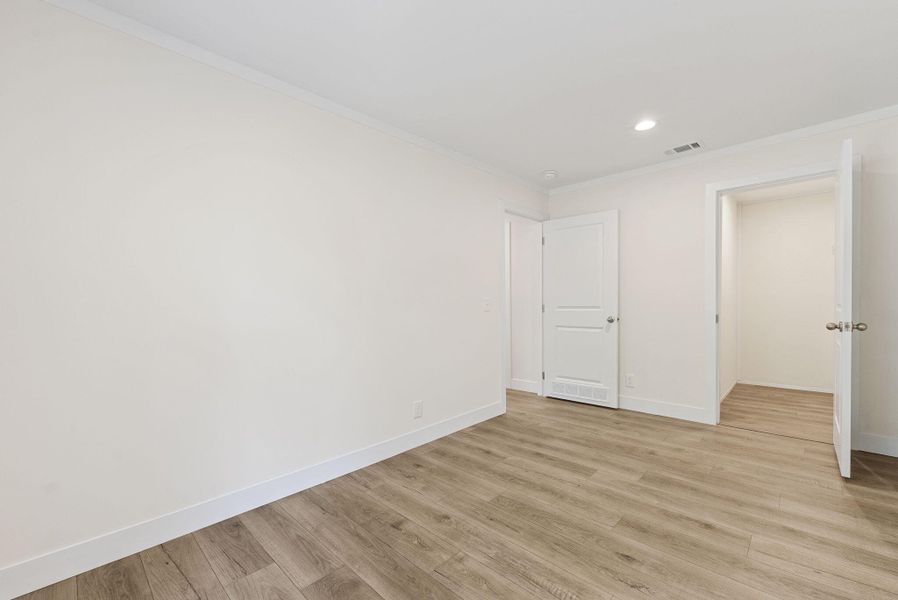 Spacious, unfurnished interior of a new home in , Ravenel (Image 25).